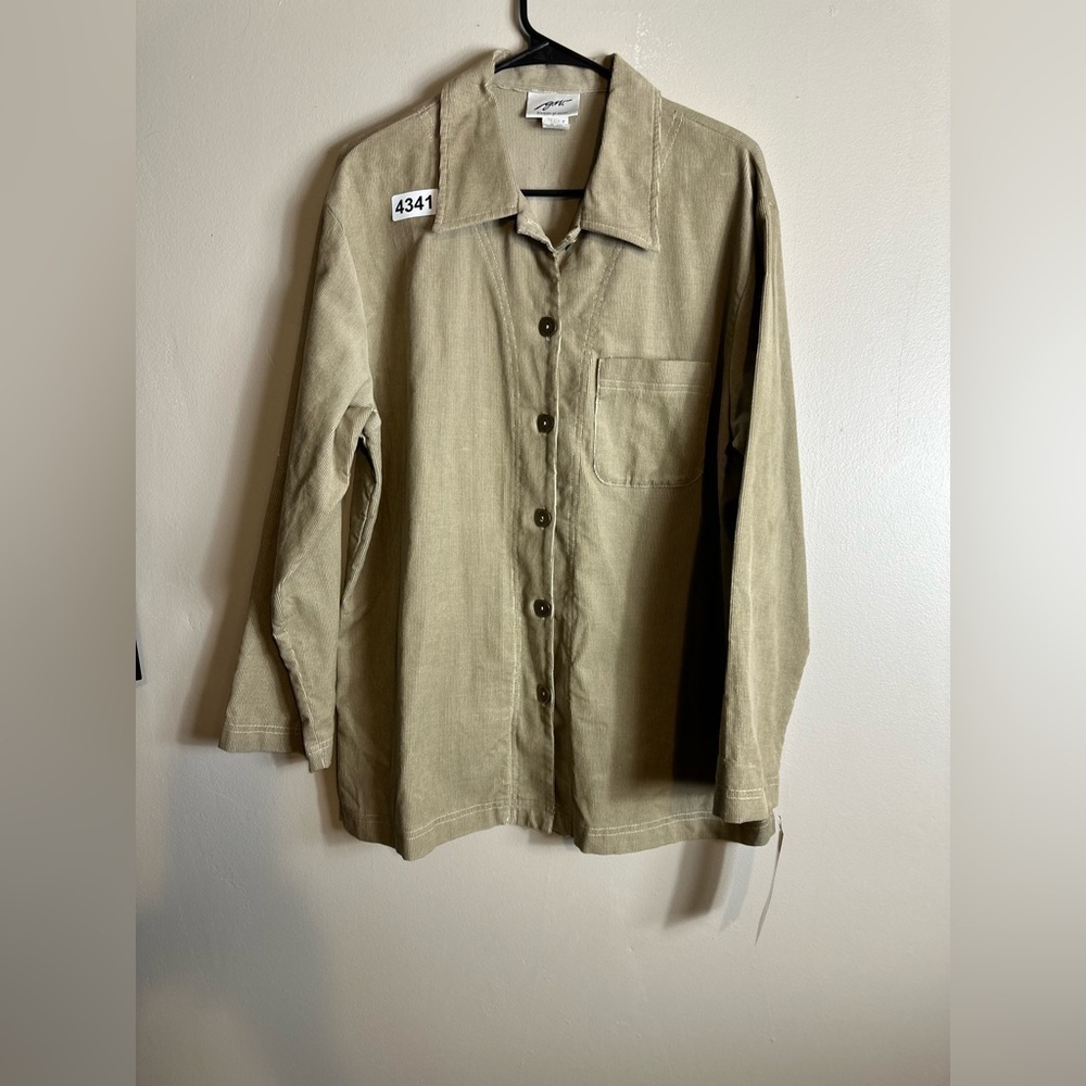 G.W size large nwt 30” length 22p2p. Small white spot bottom of right side